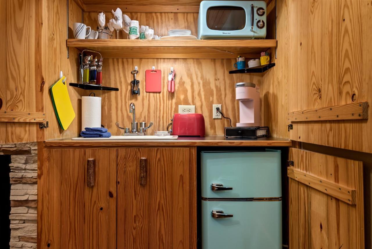The Woods Cabins Eureka Springs Bagian luar foto