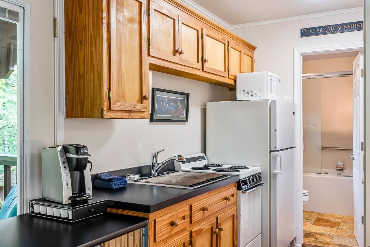 The Woods Cabins Eureka Springs Bagian luar foto