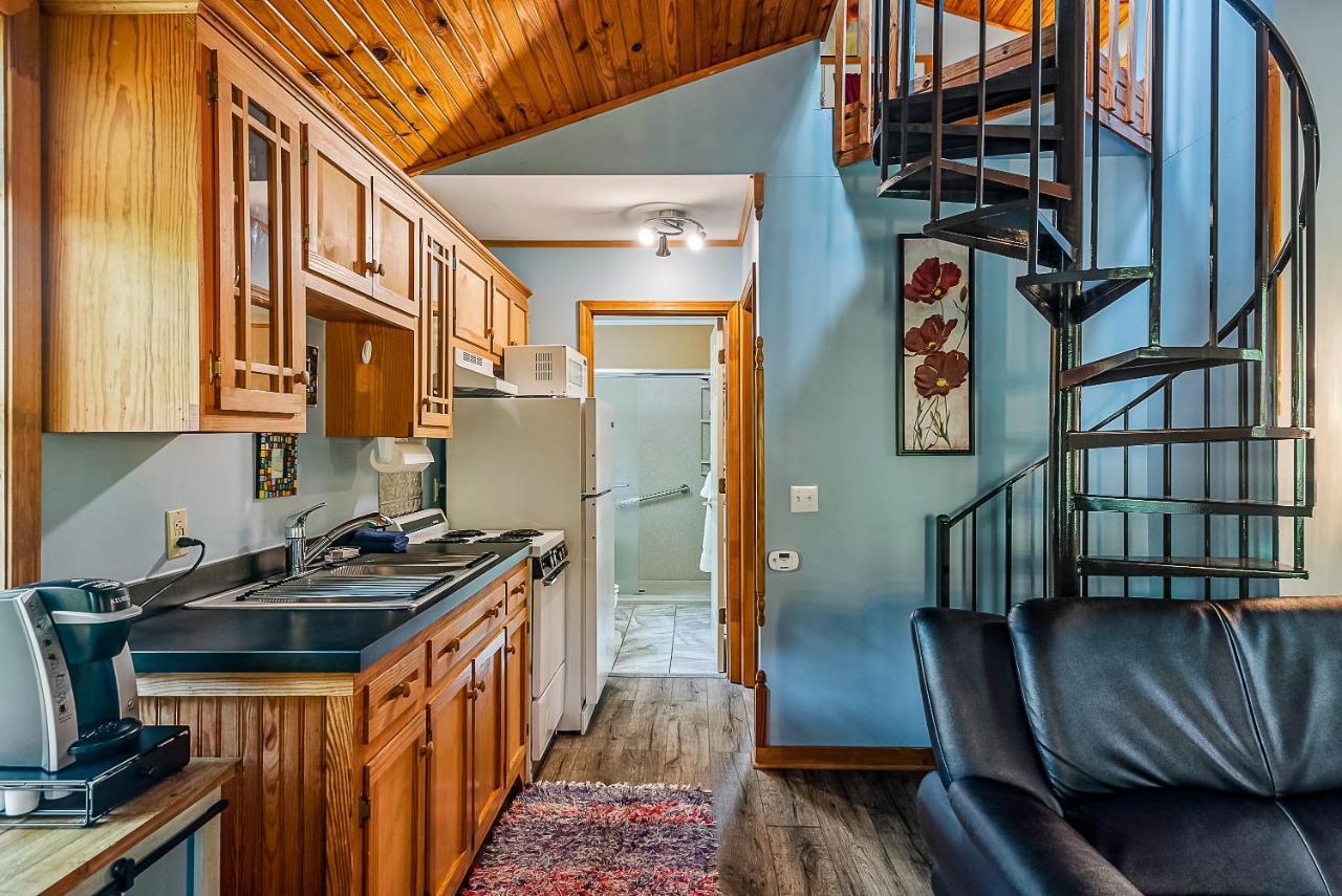 The Woods Cabins Eureka Springs Bagian luar foto